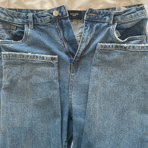 Vero Moda Mom Jeans Size 32 - Picture 4 of 5